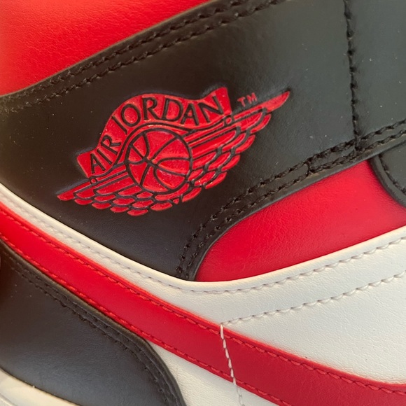 New with Box Mens Air Jordan 1’s Mid Size 11 - Picture 7 of 12